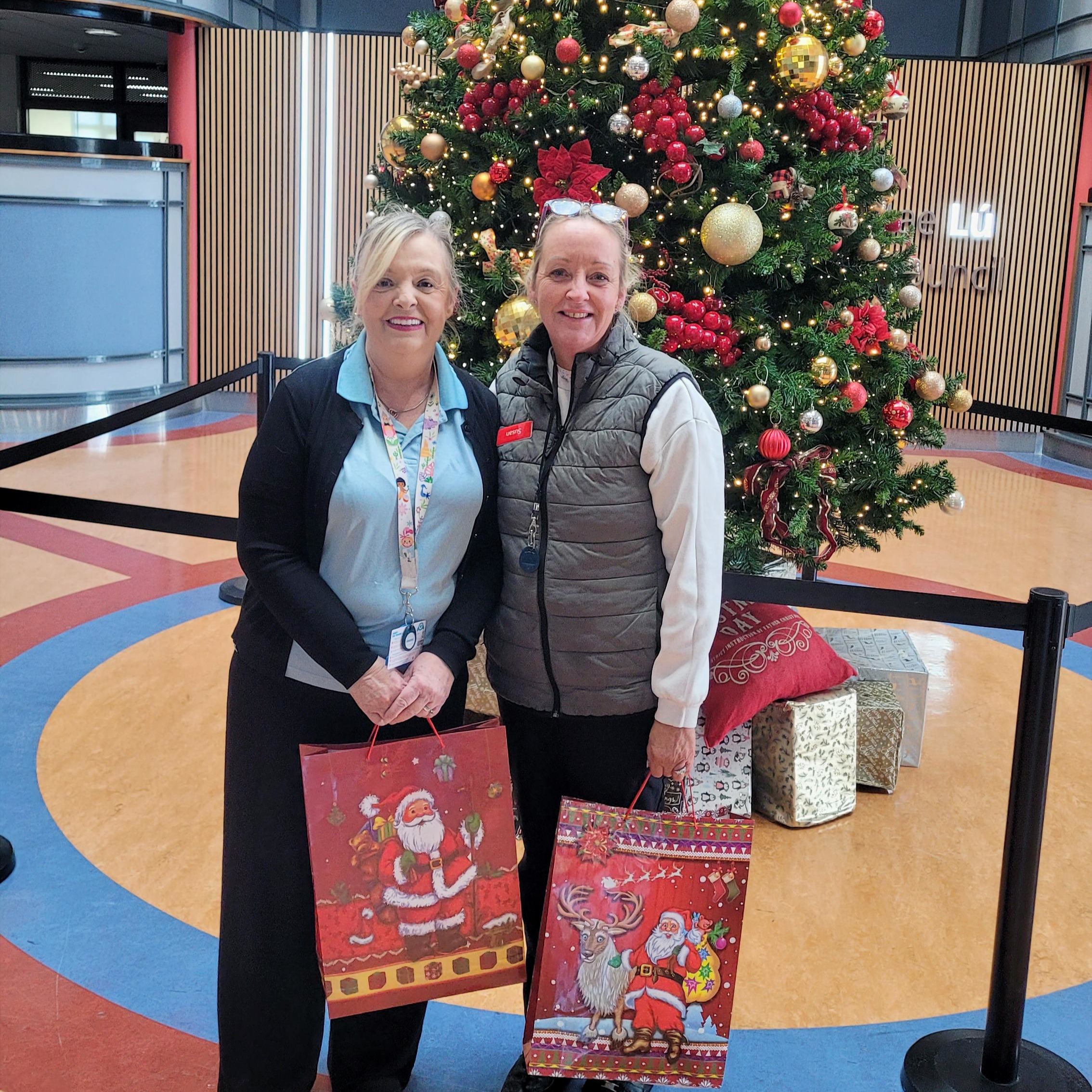 2_Age-Friendly-Christmas-Bags