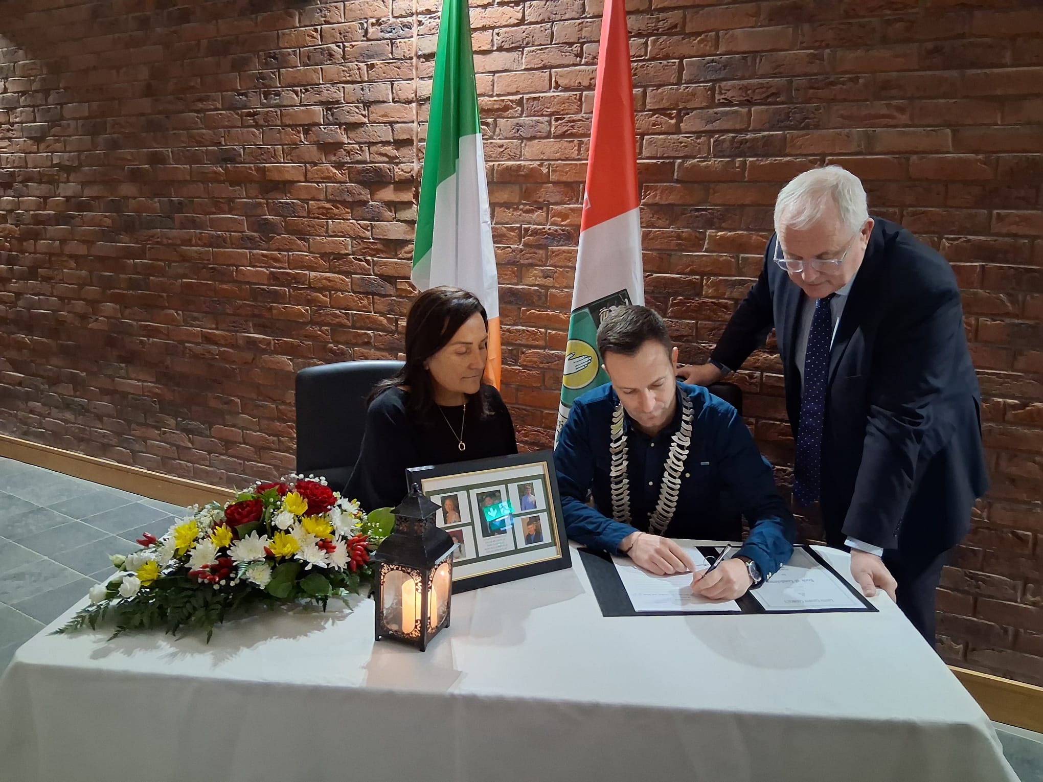 Books-of-Condolence-(6)