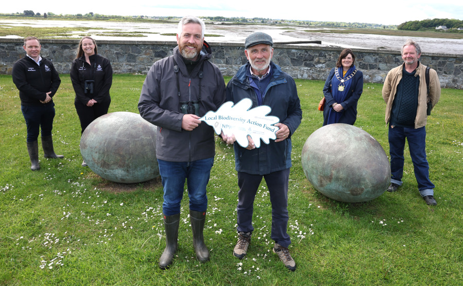 Minister of State Christopher O’Sullivan TD with Louth Officials, the Mayor of Drogheda and representatives from Louht Nature Trust photographed at Baltray